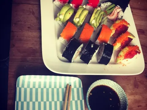 De Toren Snacks & Sushi