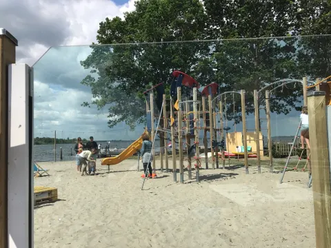 Foto 4 van Elly's Beach & Bistro
