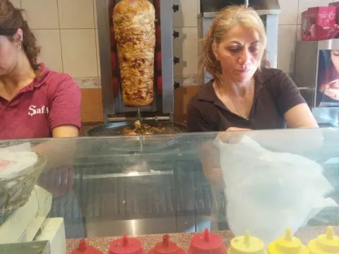 Safak Doner en Afhaalcentrum