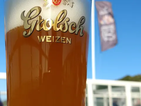 Basic Beach Bar "De Branding"