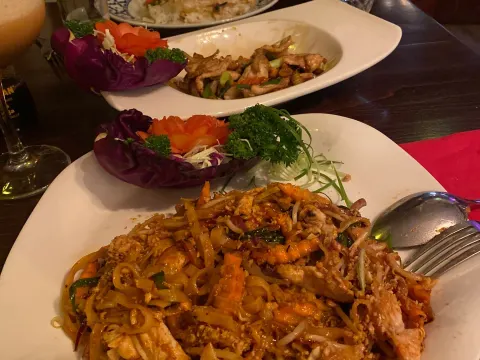 Maenaam Thai