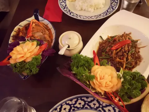 Maenaam Thai