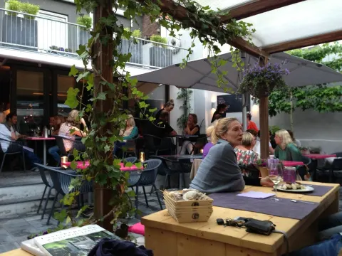 Bar Lekker!