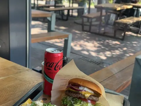 Burger 'n Shake