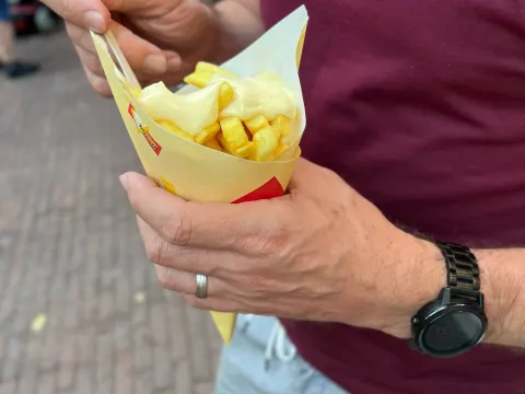 Julio Menoti snacks