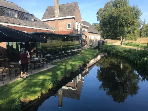 Grand Café Aan De Beek