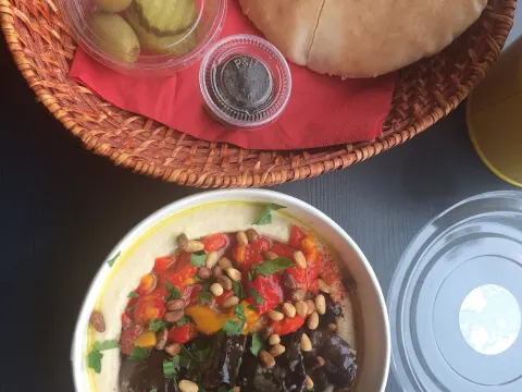 Foto 4 van Juuls Hummus