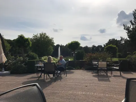 restaurant golden tulip