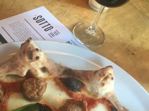 SOTTO - Pizza Legàle