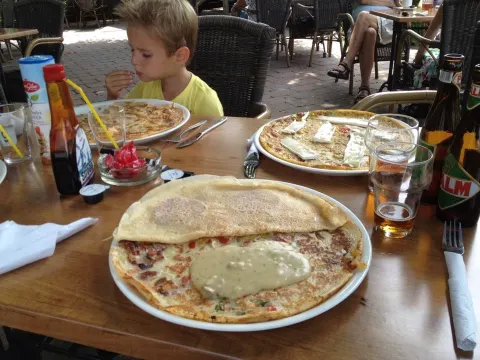 Pannekoeken Restaurant/ Kaarsenmakerij Koppejan