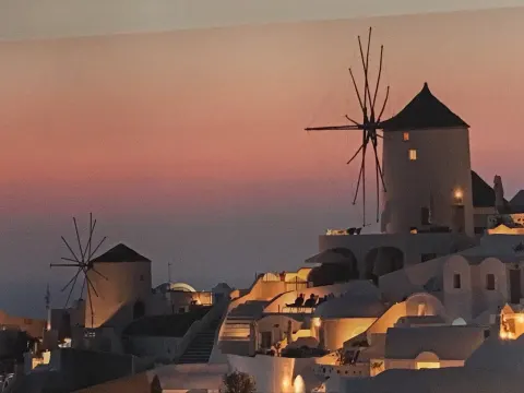 Mazi-Mas, Taverne