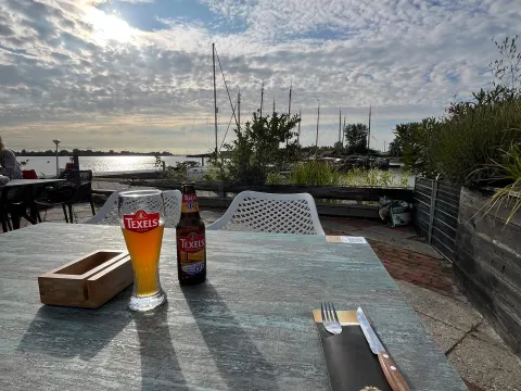 Foto 2 van Het Booze Wijf