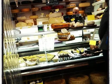 Morty's Kaas & Delicatessen