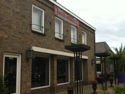 Foto 2 van Onze Wereld