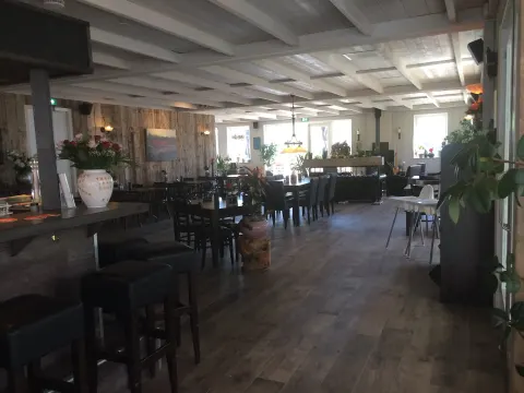 Foto 2 van Café-Restaurant Dennenoord