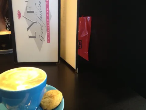Lyf's Grand Fashion Cafe