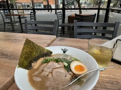 Foto 2 van Ajisan Ramen