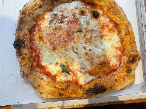 Foto 3 van Mangia Pizza Zeedijk