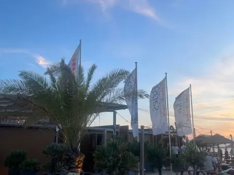 Foto 2 van Bries Beach Club