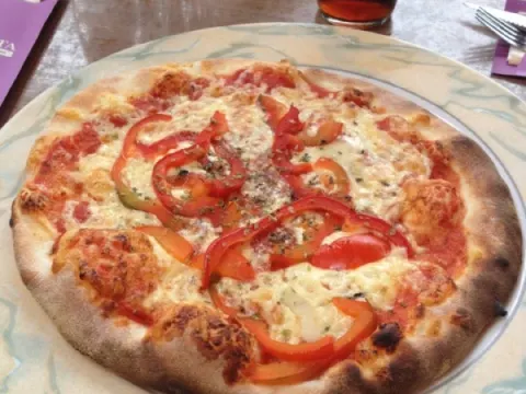 Foto 2 van Bella Vita Lunchroom Pizzeria