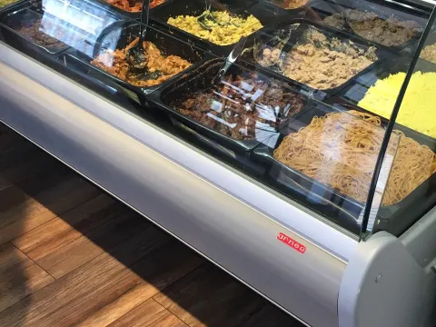 Toko Naga Visstraat