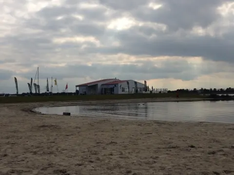 Foto 3 van Eemhof watersport @ Beachclub
