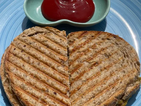 Foto 2 van The Holy Toast