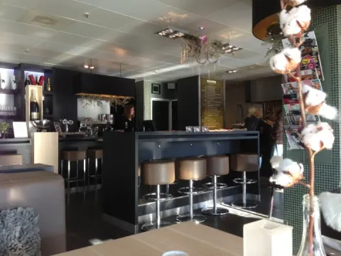 Foto 3 van Square lunch|lounge|liqour