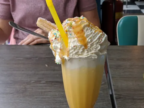 Foto 2 van Gracy's American Diner