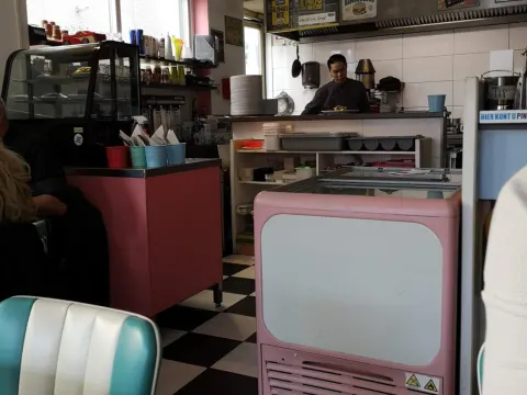 Foto 5 van Gracy's American Diner