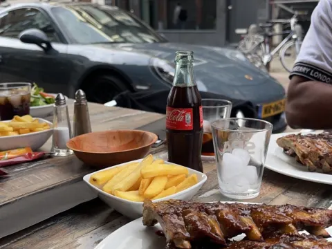 Foto 2 van Nader Grill Steakhouse
