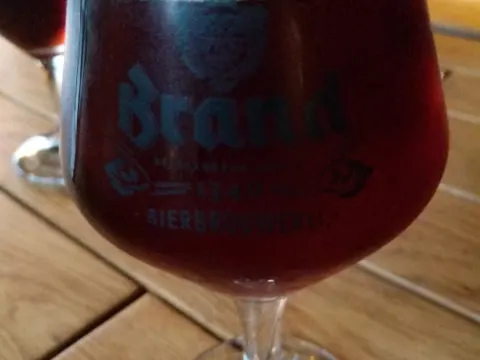 Foto 2 van Naast