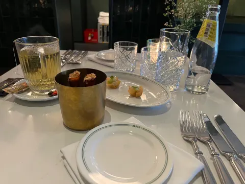 Bleue Bar Bistro
