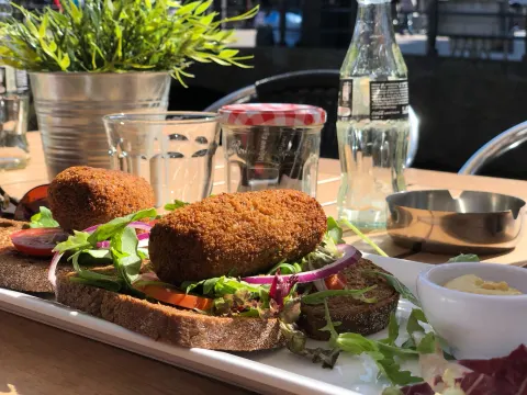 Lunch-Café Le Provence