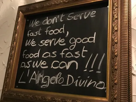 Foto 3 van l'Angolo Divino