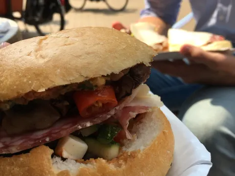 Ariola Delicatessen
