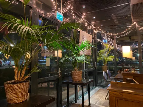 Foto 3 van Wings Food & Drinks (Oude Verkeerstoren)