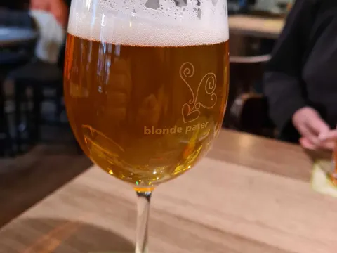 Cafe de Blonde Pater