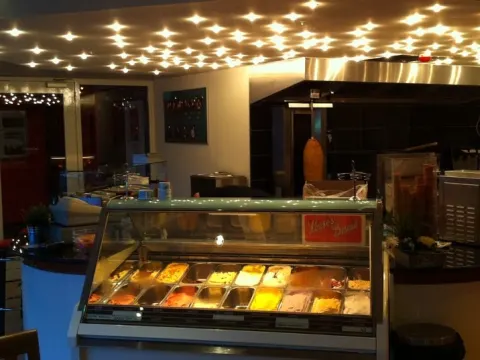 Foto 4 van Kambur Lunchroom En ijssalon