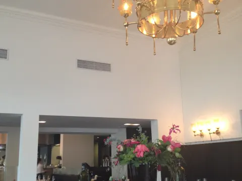 Harry's Bar And Seafood Grill