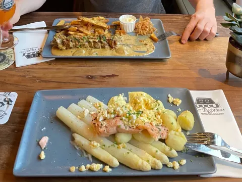 Het Rechthuis Eten & Drinken