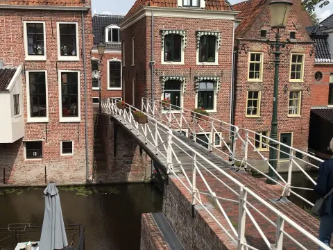 Broodjeshuis Aan Tafel