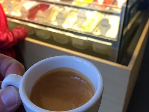 Bella IJs & Espresso