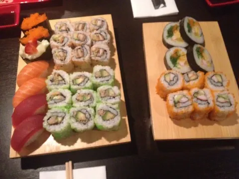 PARAPARA Sushi & Grill Cafe