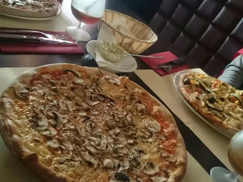 Foto 2 van Pizzeria Mamma Mia