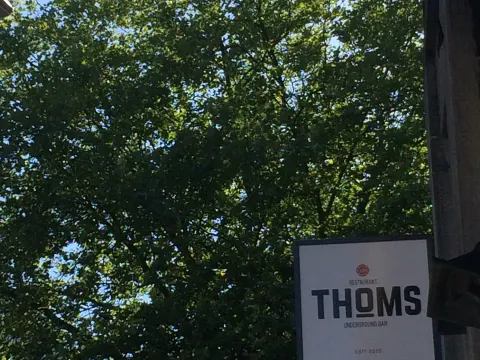 THOMS