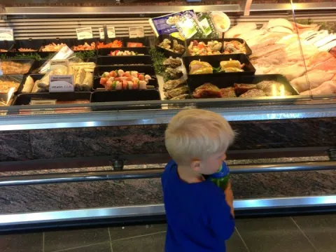 Foto 2 van Zeevis Handel Volendam